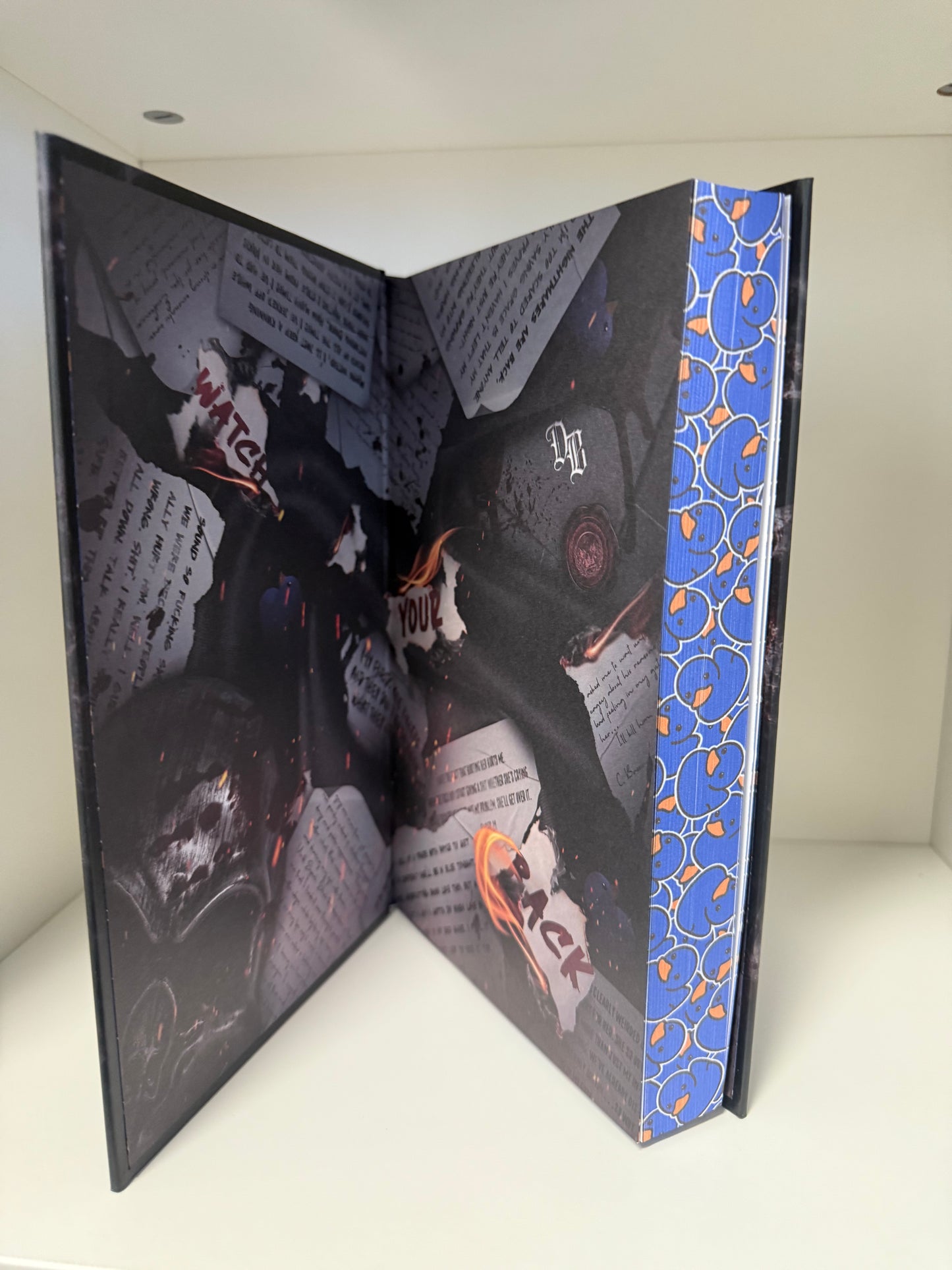 Watch Your Back - Model HARDCOVER