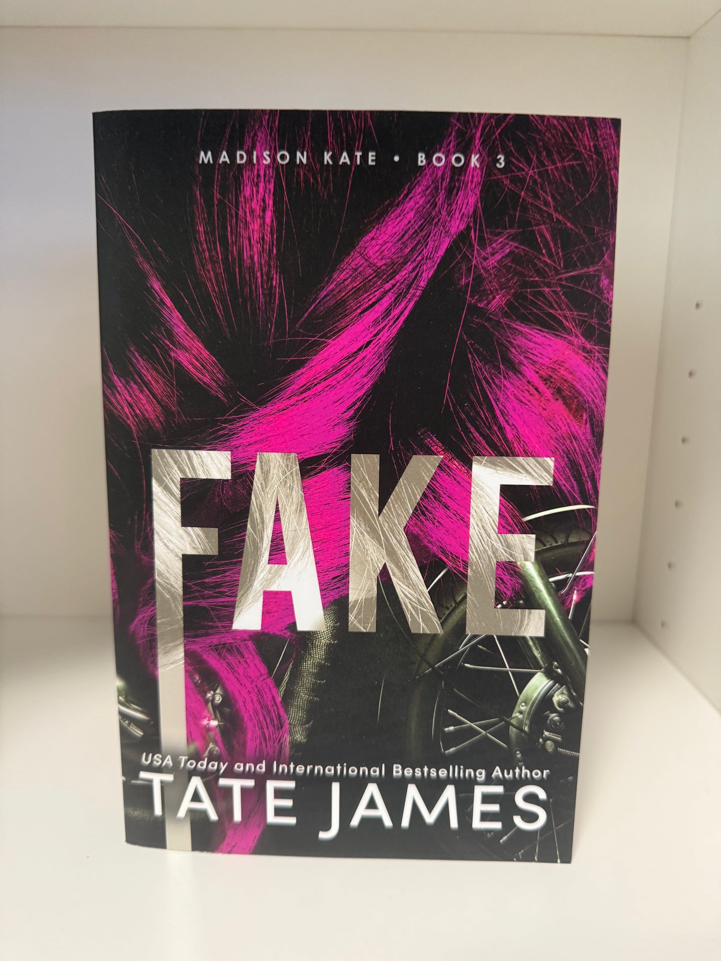 FAKE TRAD PAPERBACK - US SIZE - Hair Spine