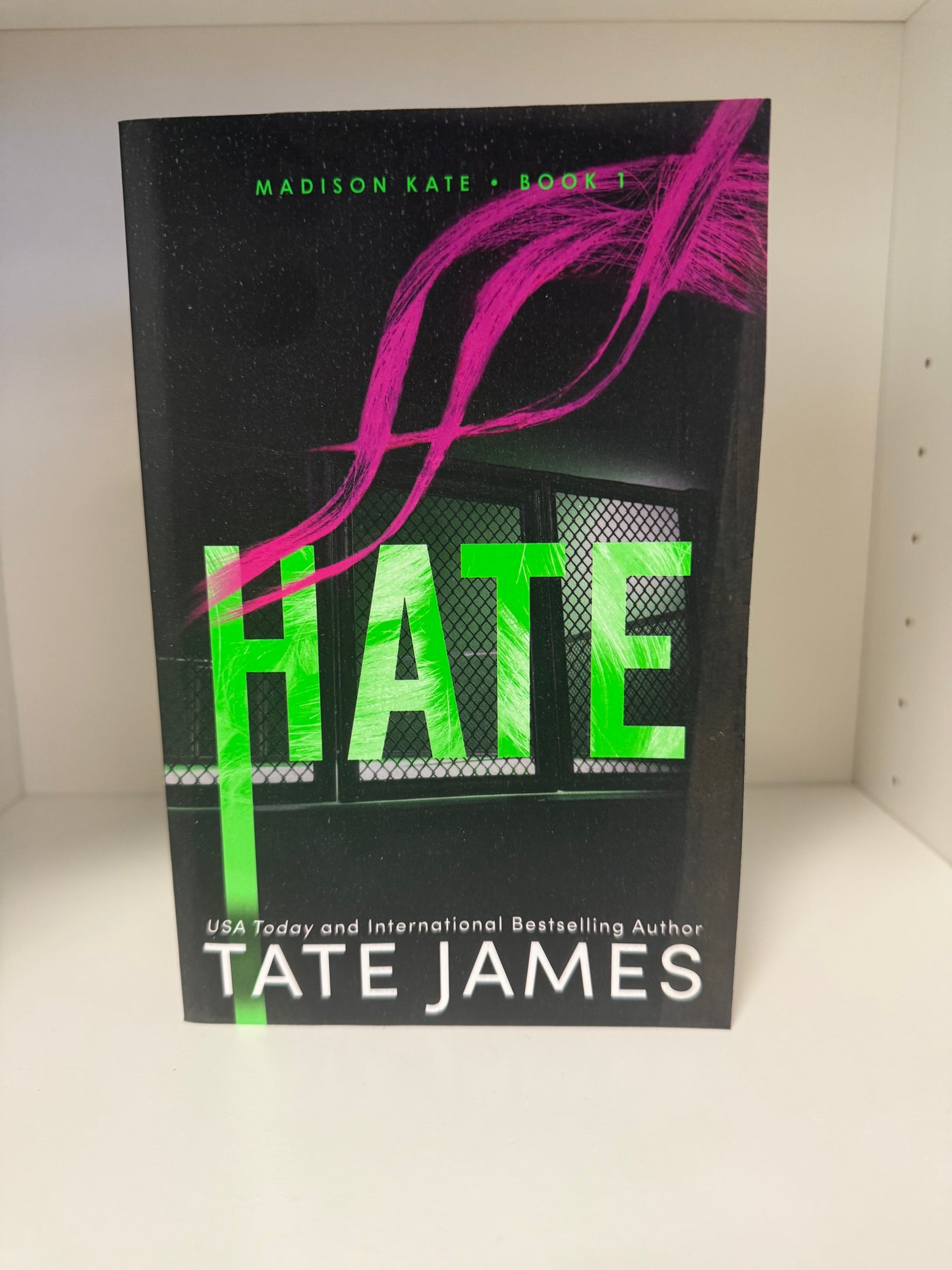 HATE TRAD PAPERBACK - US SIZE - Hair Spine